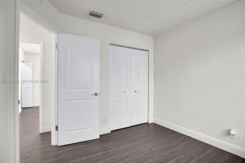 Touwnhouse à vendre à Margate, Floride: 2 chambres, 74.32 m2 № 2428094 - photo 19