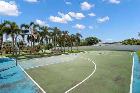 Touwnhouse à vendre à Margate, Floride: 2 chambres, 74.32 m2 № 2428094 - photo 30