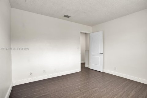 Touwnhouse à vendre à Margate, Floride: 2 chambres, 74.32 m2 № 2428094 - photo 25