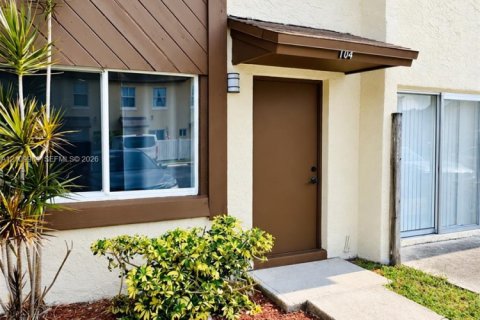 Touwnhouse à vendre à Margate, Floride: 2 chambres, 74.32 m2 № 2428094 - photo 4