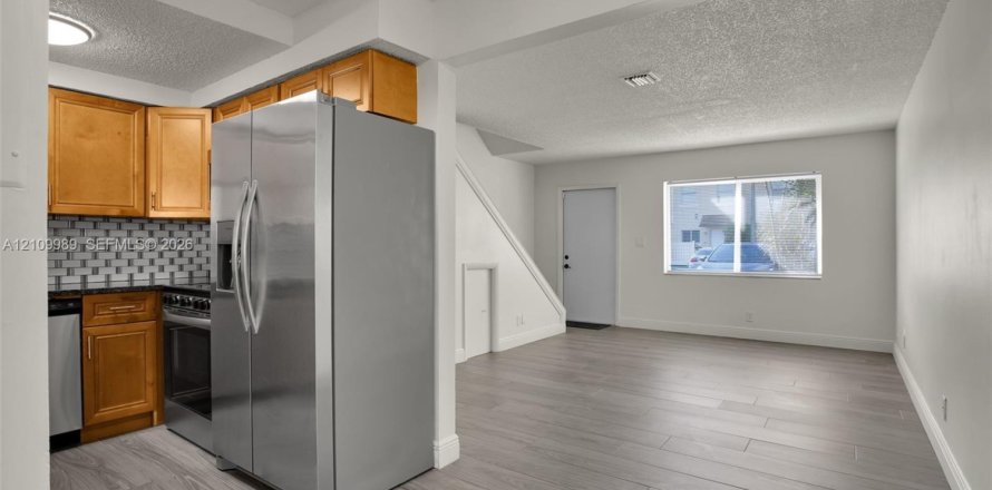 Touwnhouse à Margate, Floride 2 chambres, 74.32 m2 № 2428094
