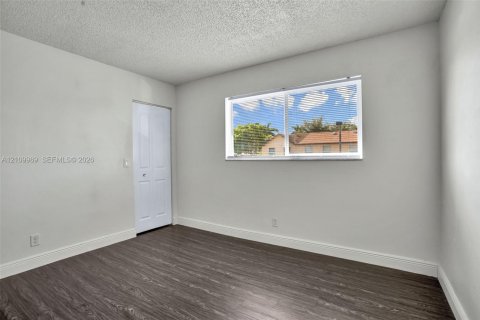 Touwnhouse à vendre à Margate, Floride: 2 chambres, 74.32 m2 № 2428094 - photo 23