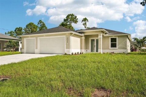 House in North Port, Florida 3 bedrooms, 159.98 sq.m. № 2296183