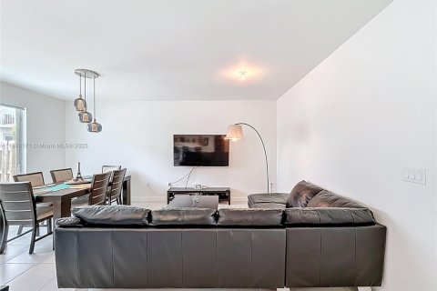 Touwnhouse à vendre à Homestead, Floride: 3 chambres, 152.55 m2 № 1980257 - photo 14