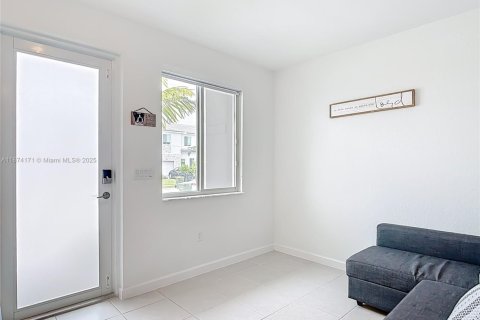 Touwnhouse à vendre à Homestead, Floride: 3 chambres, 152.55 m2 № 1980257 - photo 13