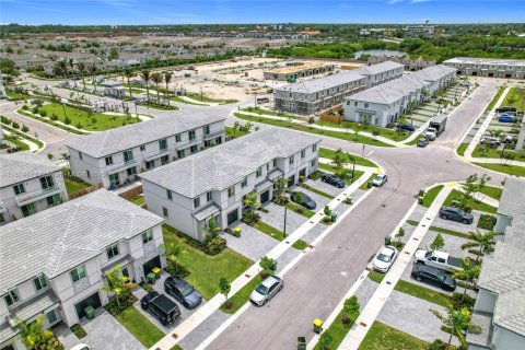 Touwnhouse à vendre à Homestead, Floride: 3 chambres, 152.55 m2 № 1980257 - photo 5