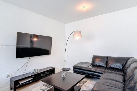 Touwnhouse à vendre à Homestead, Floride: 3 chambres, 152.55 m2 № 1980257 - photo 15