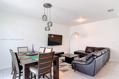 Touwnhouse à vendre à Homestead, Floride: 3 chambres, 152.55 m2 № 1980257 - photo 18
