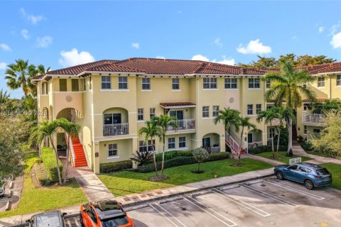 Condominio en Miami, Florida, 2 dormitorios  № 2007483