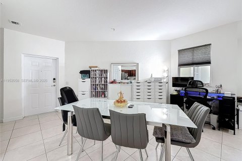 Condominio en venta en Miami, Florida, 2 dormitorios, 101.08 m2 № 2007483 - foto 6