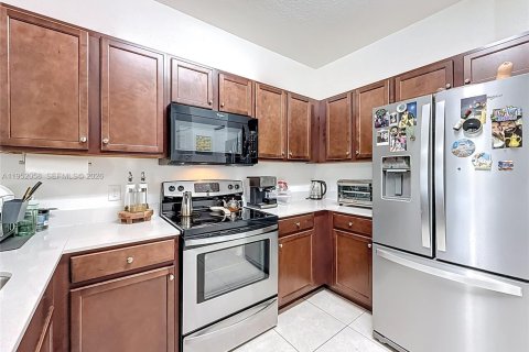 Condominio en venta en Miami, Florida, 2 dormitorios, 101.08 m2 № 2007483 - foto 9