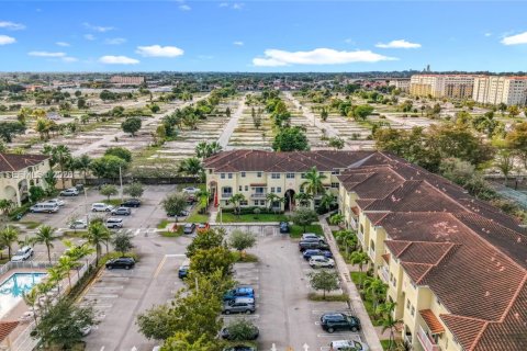 Condominio en venta en Miami, Florida, 2 dormitorios, 101.08 m2 № 2007483 - foto 24