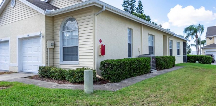 Casa en Largo, Florida 3 dormitorios, 102.19 m2 № 1856732