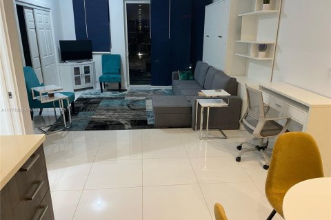 Condo in Fort Lauderdale, Florida in GALLERIA VILLAGES  № 1863060 - photo 11