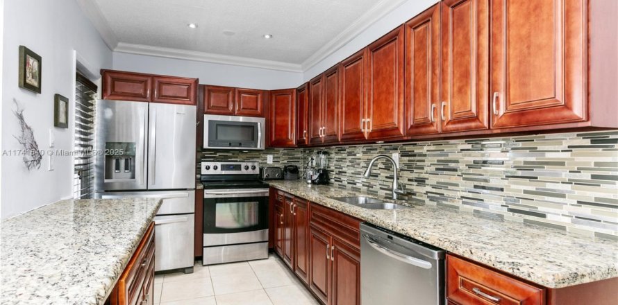 Condominio en Hallandale Beach, Florida, 1 dormitorio  № 1980963