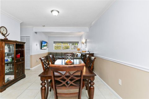 Condominio en venta en Hallandale Beach, Florida, 1 dormitorio, 69.68 m2 № 1980963 - foto 14