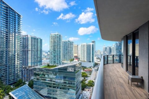 Кондоминиум с 3 спальнями в Майами, Флорида № 2035736