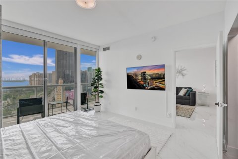 Condominio en alquiler en Miami, Florida, 2 dormitorios, 112.23 m2 № 1939698 - foto 12