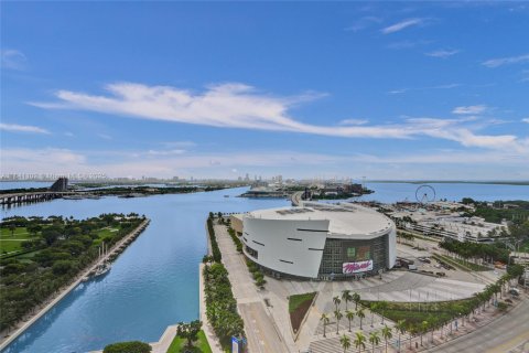 Condominio en alquiler en Miami, Florida, 2 dormitorios, 112.23 m2 № 1939698 - foto 20