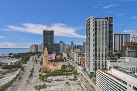 Condominio en alquiler en Miami, Florida, 2 dormitorios, 112.23 m2 № 1939698 - foto 17