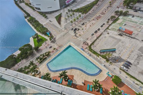 Condominio en alquiler en Miami, Florida, 2 dormitorios, 112.23 m2 № 1939698 - foto 21