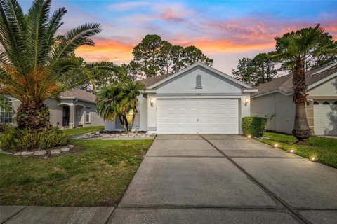 Casa en venta en Land O' Lakes, Florida, 4 dormitorios, 180.04 m2 № 1687759 - foto 1