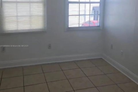 Condo in Orlando, Florida, 2 bedrooms  № 1952502 - photo 3