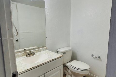 Снять в аренду кондоминиум в Орландо, Флорида 2 спальни, 85.66м2, № 1952502 - фото 12