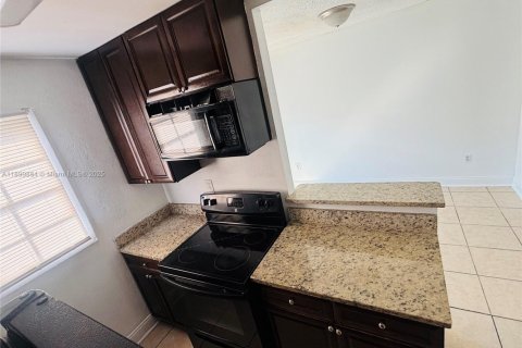 Снять в аренду кондоминиум в Орландо, Флорида 2 спальни, 85.66м2, № 1952502 - фото 8