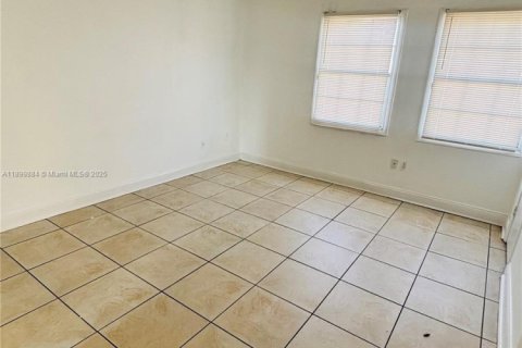 Снять в аренду кондоминиум в Орландо, Флорида 2 спальни, 85.66м2, № 1952502 - фото 10