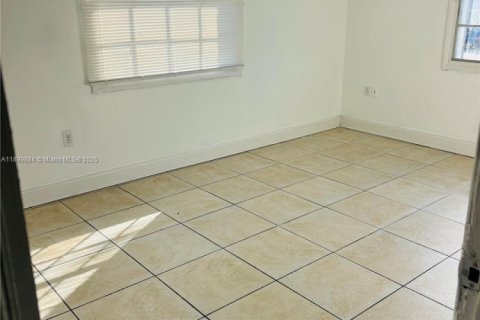 Снять в аренду кондоминиум в Орландо, Флорида 2 спальни, 85.66м2, № 1952502 - фото 13