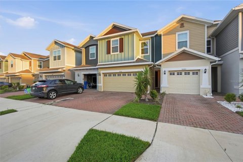 Townhouse in Wesley Chapel, Florida 3 bedrooms, 153.29 sq.m. № 2237685 - photo 2