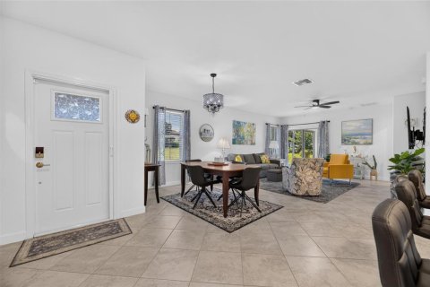 House in Wimauma, Florida 2 bedrooms, 151.99 sq.m. № 2322926 - photo 21