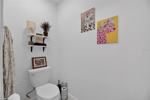 House in Wimauma, Florida 2 bedrooms, 151.99 sq.m. № 2322926 - photo 14