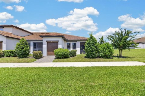 House in Wimauma, Florida 2 bedrooms, 151.99 sq.m. № 2322926 - photo 2