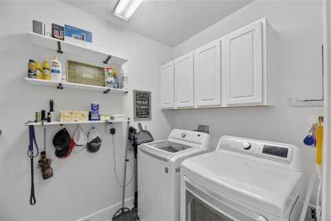 House in Wimauma, Florida 2 bedrooms, 151.99 sq.m. № 2322926 - photo 25