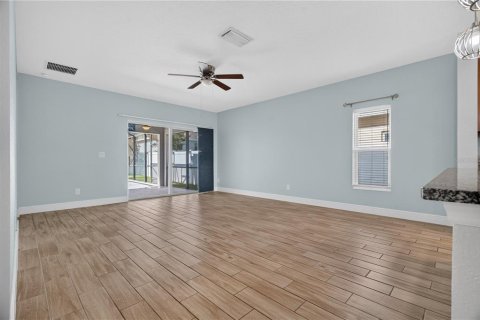 House in Davenport, Florida 3 bedrooms, 159.51 sq.m. № 2329620 - photo 12