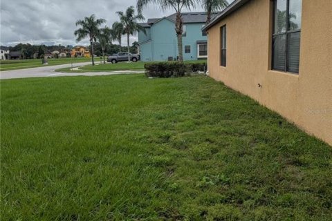 Villa ou maison à louer à Kissimmee, Floride: 3 chambres, 200.76 m2 № 2410450 - photo 3