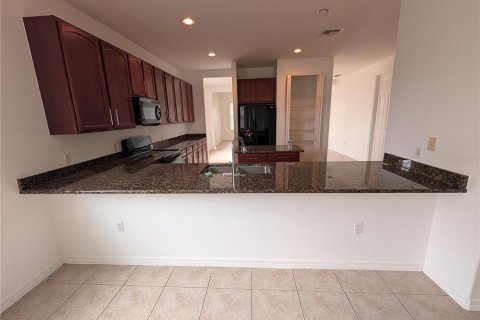 Villa ou maison à louer à Kissimmee, Floride: 3 chambres, 200.76 m2 № 2410450 - photo 11