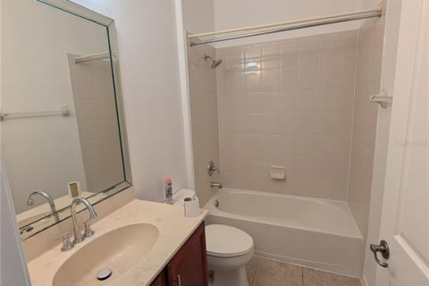 Villa ou maison à louer à Kissimmee, Floride: 3 chambres, 200.76 m2 № 2410450 - photo 17