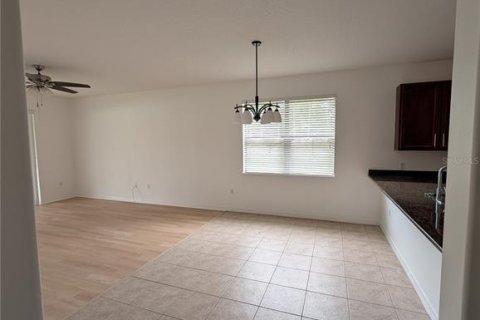 Villa ou maison à louer à Kissimmee, Floride: 3 chambres, 200.76 m2 № 2410450 - photo 8