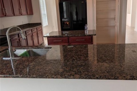 Villa ou maison à louer à Kissimmee, Floride: 3 chambres, 200.76 m2 № 2410450 - photo 12