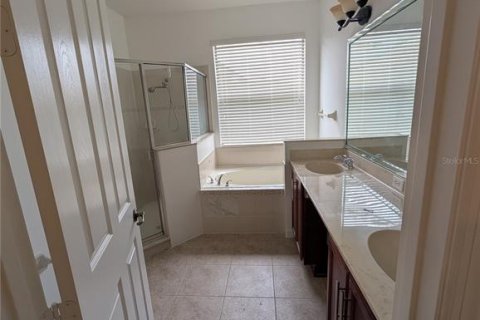 Villa ou maison à louer à Kissimmee, Floride: 3 chambres, 200.76 m2 № 2410450 - photo 14