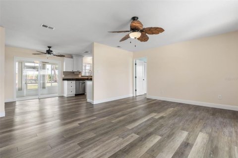 House in Flagler Beach, Florida 2 bedrooms, 100.89 sq.m. № 1828511 - photo 8