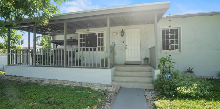 Casa en Hialeah, Florida 4 dormitorios, 162.21 m2 № 1895868