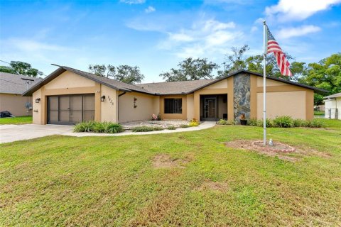 Villa ou maison à vendre à Spring Hill, Floride: 3 chambres, 174.66 m2 № 2398311 - photo 2
