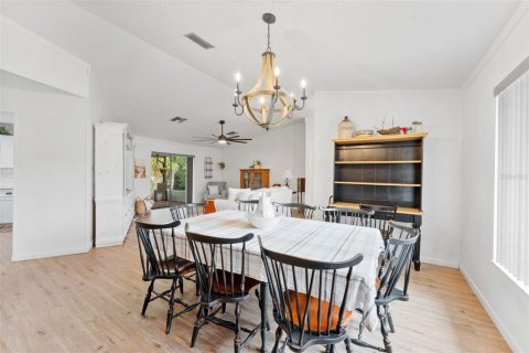 Villa ou maison à vendre à Spring Hill, Floride: 3 chambres, 174.66 m2 № 2398311 - photo 12