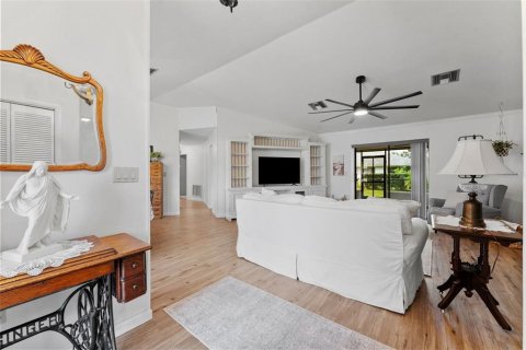 Villa ou maison à vendre à Spring Hill, Floride: 3 chambres, 174.66 m2 № 2398311 - photo 5