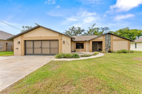 Villa ou maison à Spring Hill, Floride 3 chambres, 174.66 m2 № 2398311
