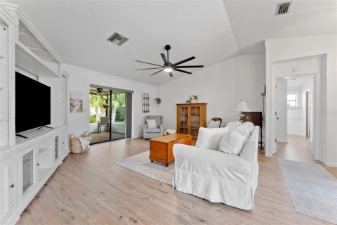 Villa ou maison à vendre à Spring Hill, Floride: 3 chambres, 174.66 m2 № 2398311 - photo 9